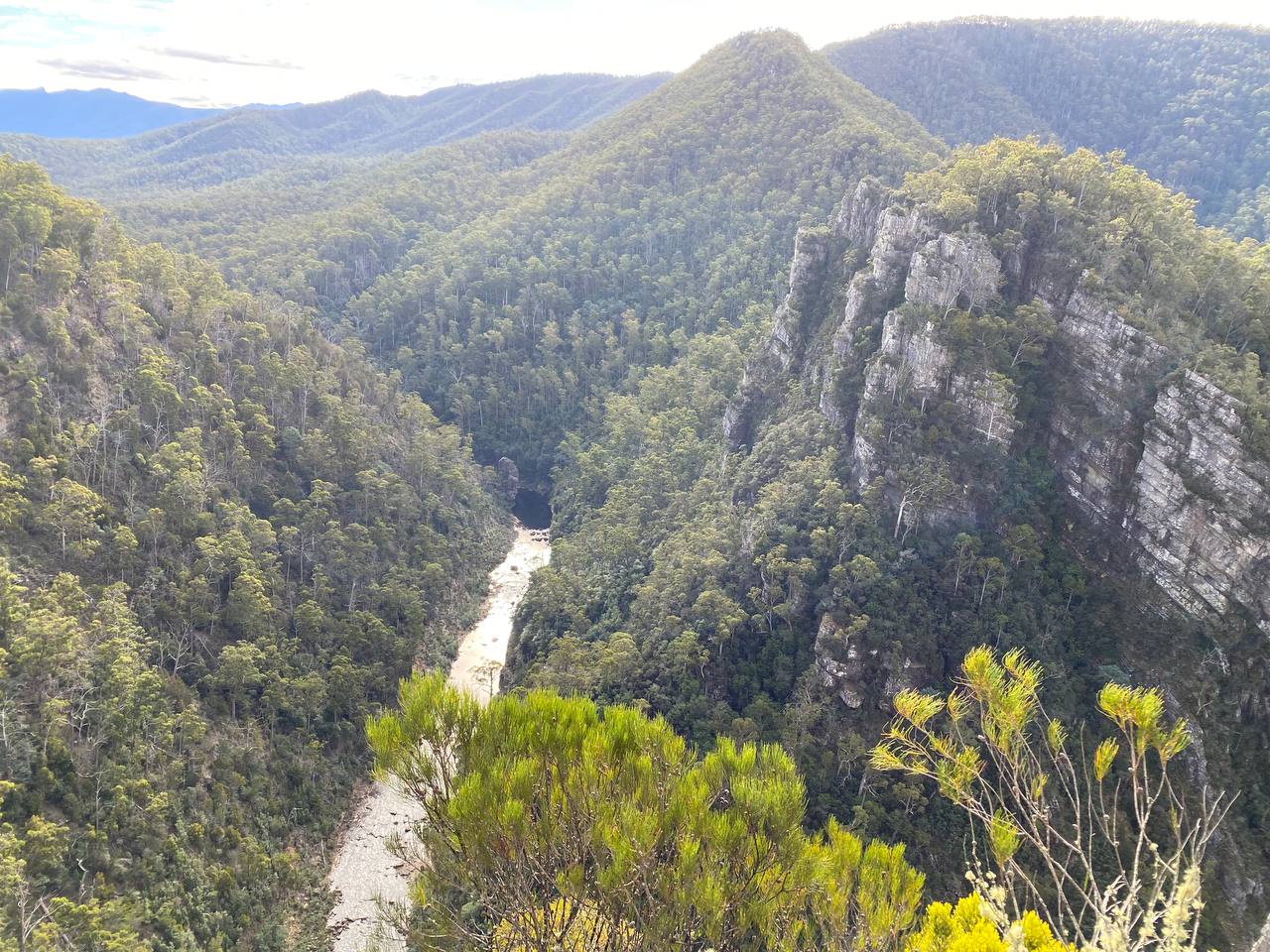 Alum Cliffs: Tulampanga lookout